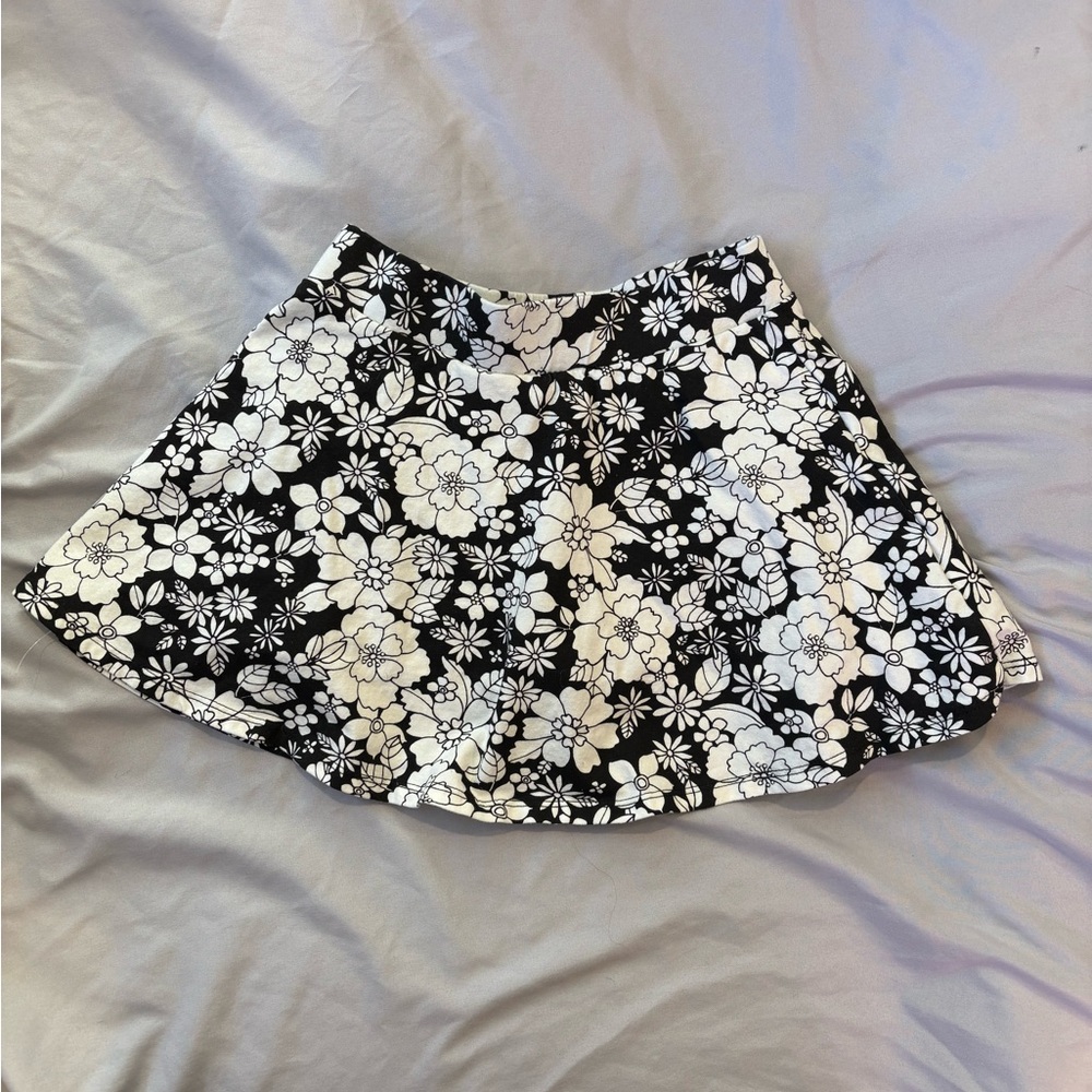 Floral Black and White girls gap kids skort